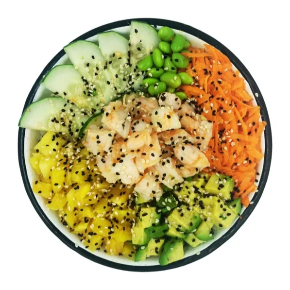 Camarón cocido sobre arroz con pepino, edamame, zanahoria rallada, aguacate, mango y ajonjolí.